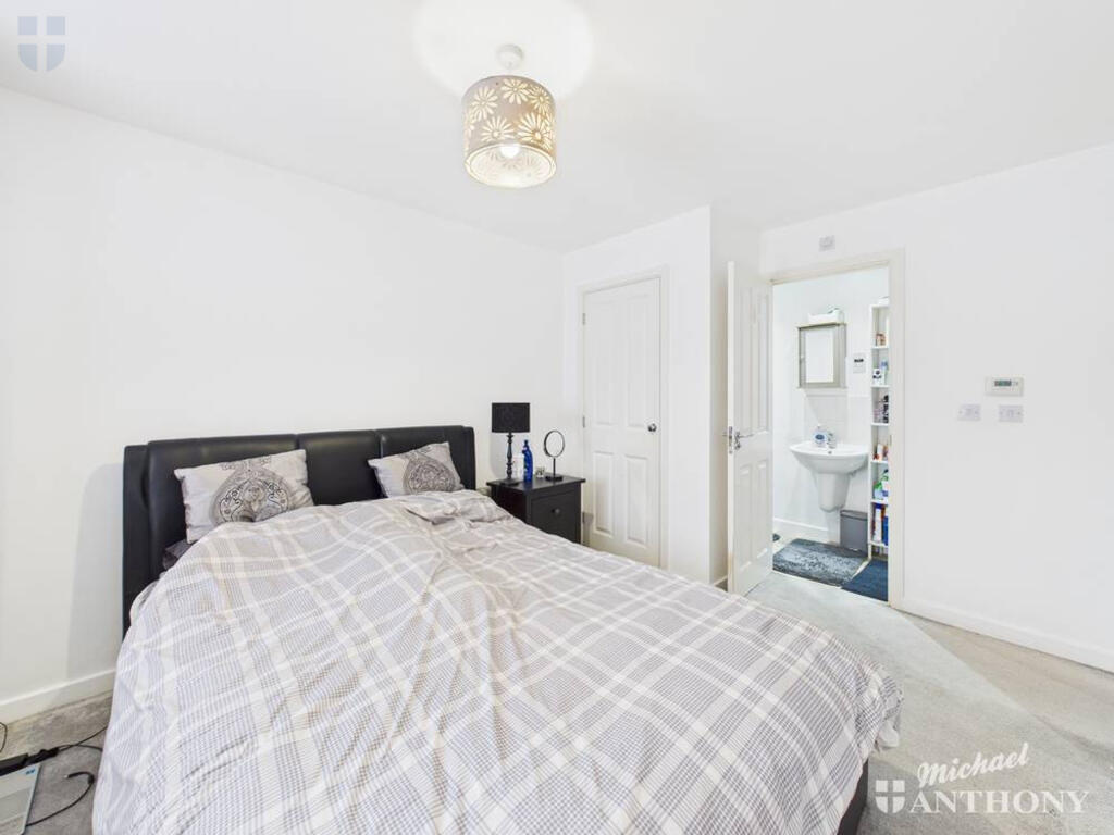 CAM03852G0-PR0464-STILL011-thumbnail-h750-70