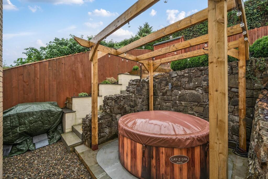 Patio area with tiered steps.jpg