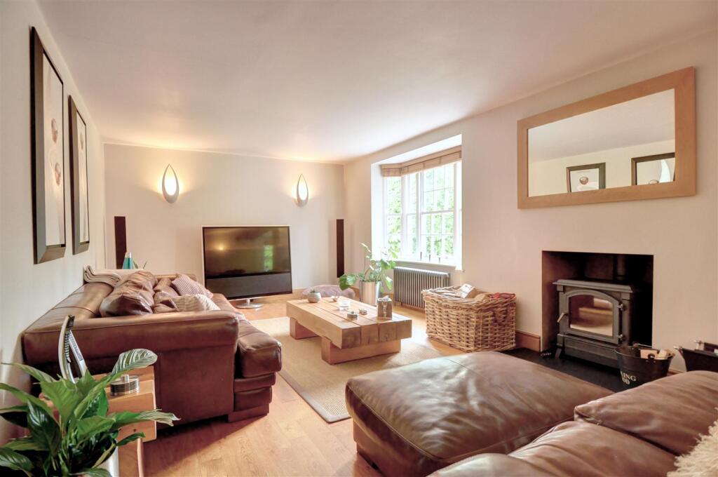 drawing room other side.jpg