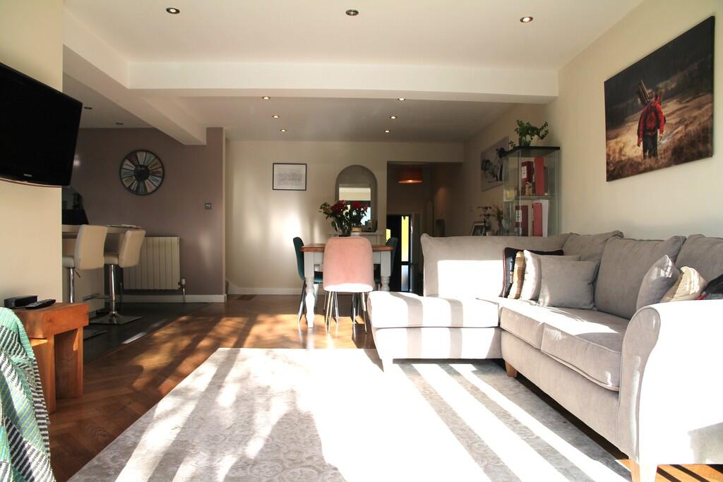 Open Plan Living/...
