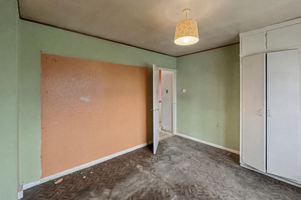 52 Kingscroft Road, Banstead, Surrey, SM7 3LY