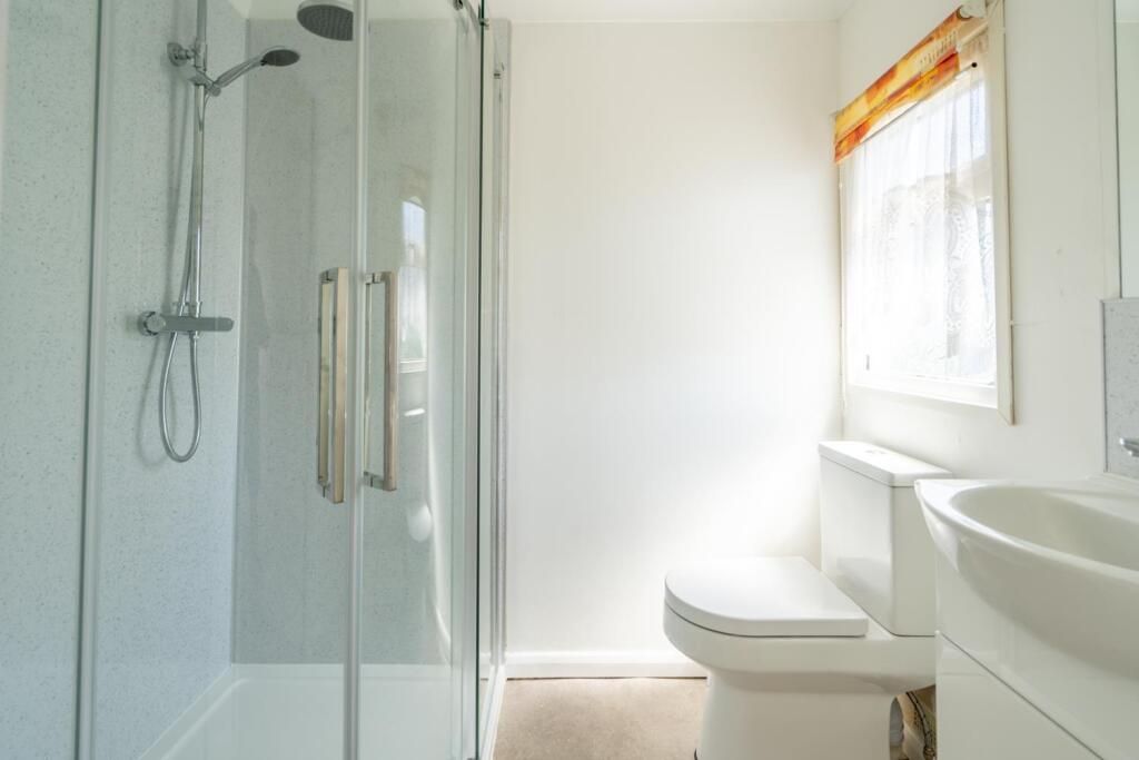 Shower Room.jpg
