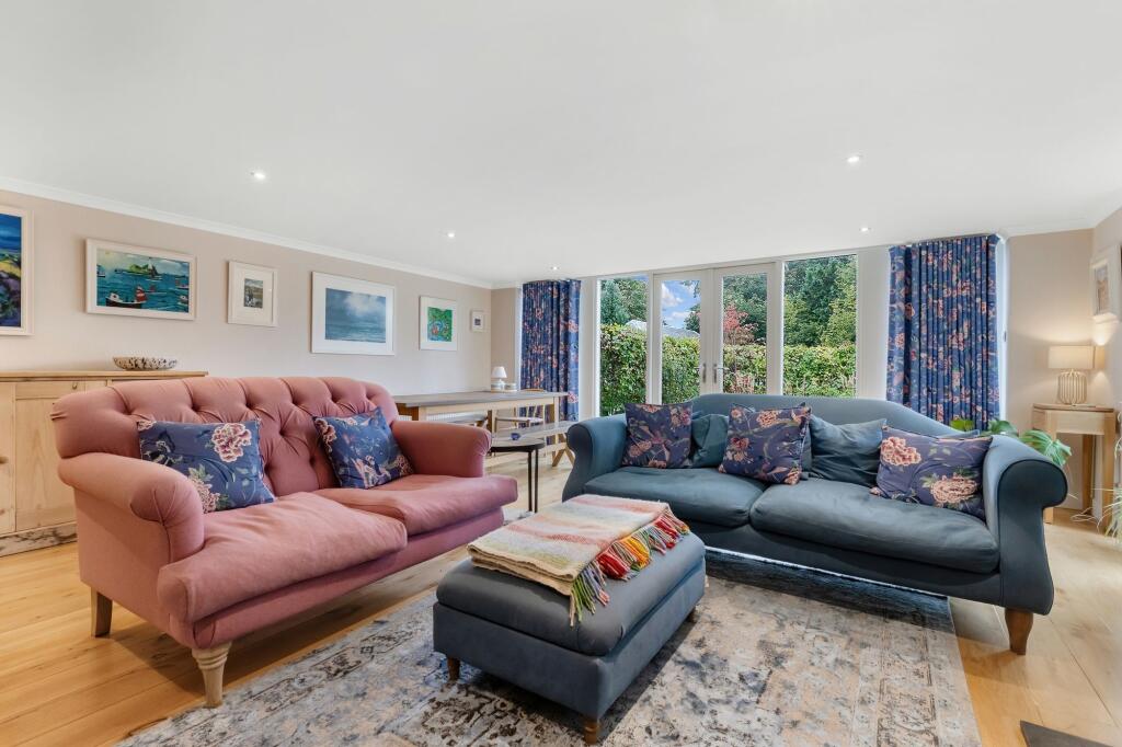 Sitting room/Dining
