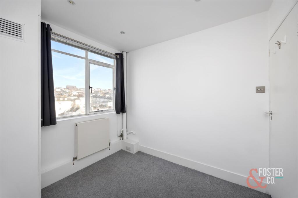 Embassy Court, Flat 77-009.jpg