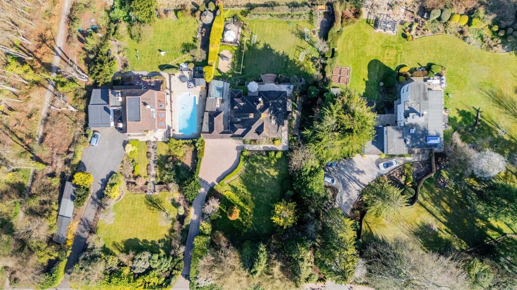 PEBBLECOMBE LEA DRONE  (8).jpg