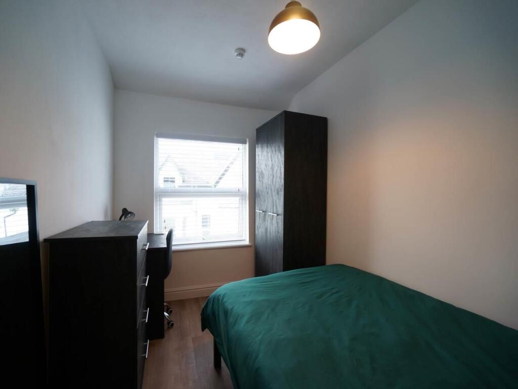 Bedroom 5.JPG