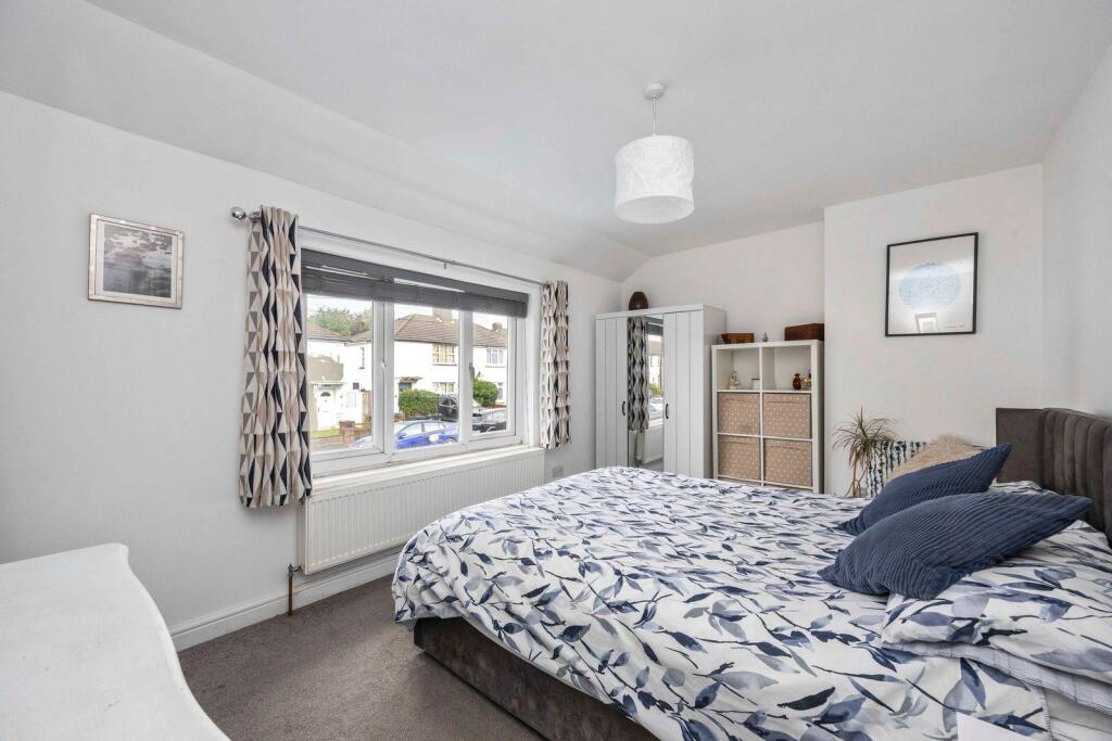 Florence Road 8 BEDROOM MASTER.jpeg