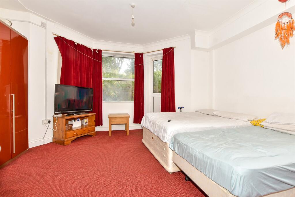 Lounge/ Bedroom