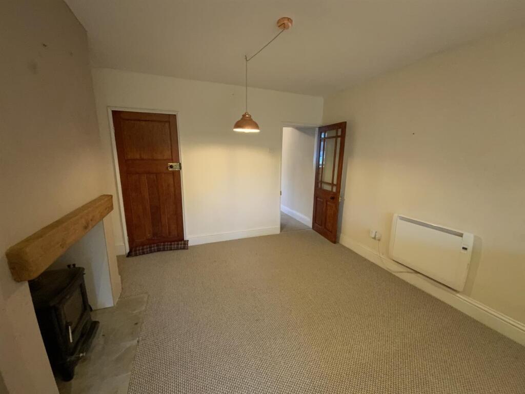 8 - dining room .jpg