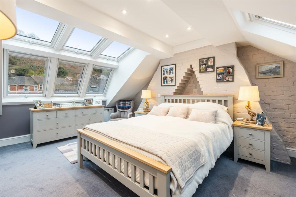 A16 - 37 Ford Valley Dartmouth - 241114.jpg