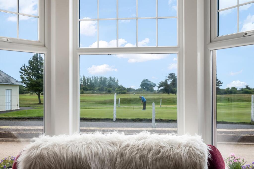 11 golf avenue (11).jpg