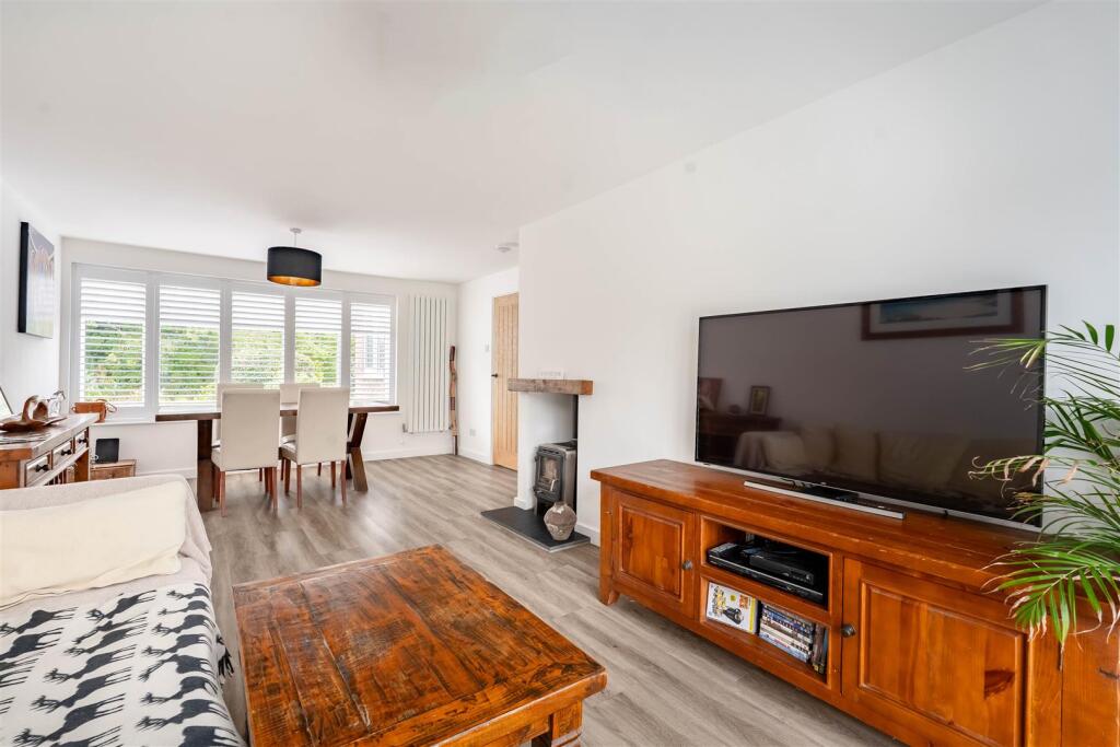 Lounge / Dining Room