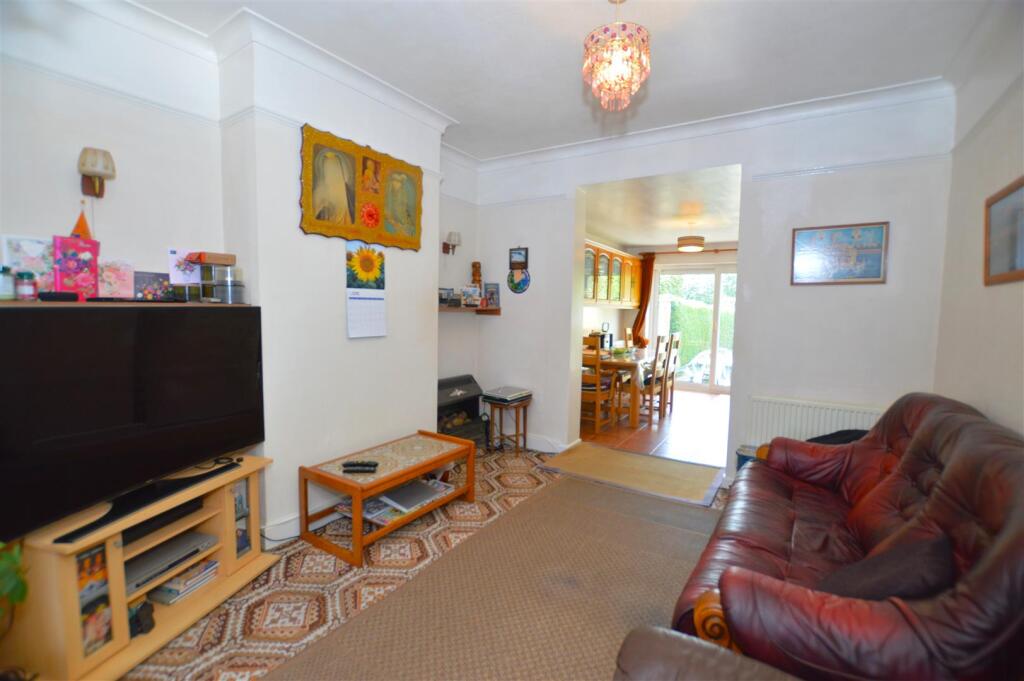 31 Argyle Avenue dining room.JPG