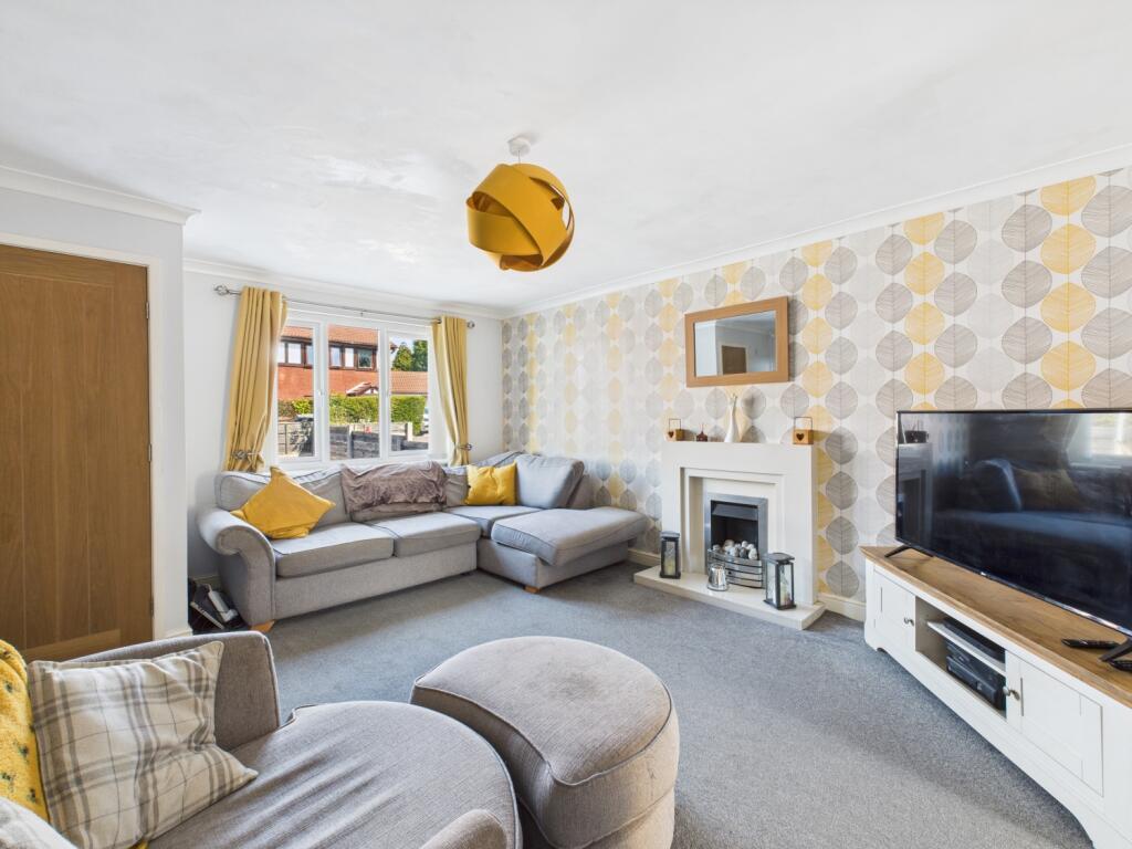 CAM03729G0-PR0030-STILL006