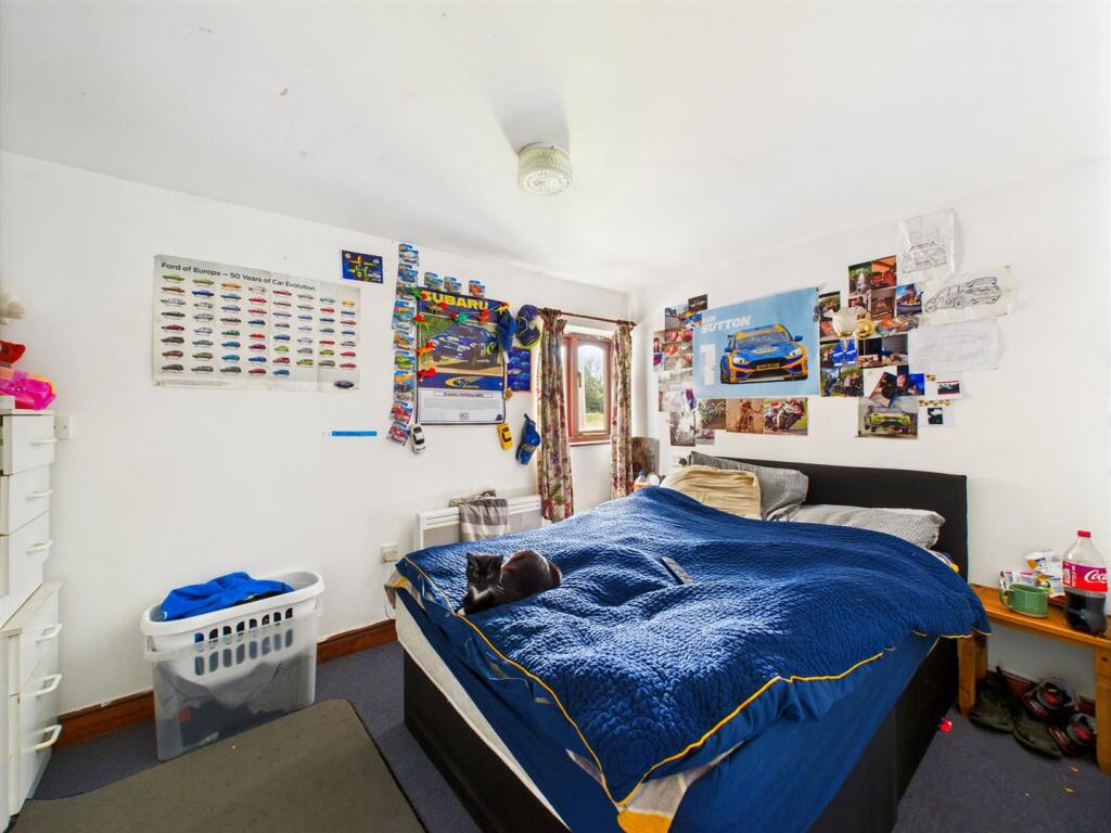 BEDROOM &amp; ENSUITE