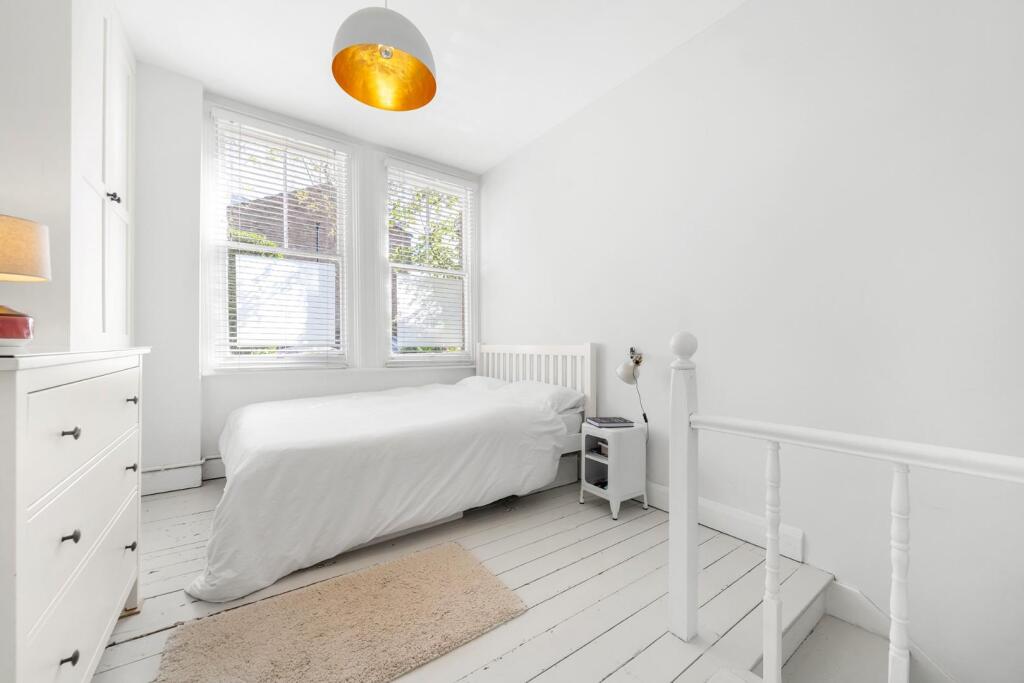 Bedroom 1.jpg