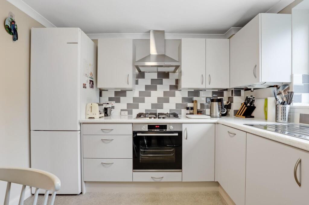 14-1225JHPropWpen - 7 Glade Court - 31.jpg