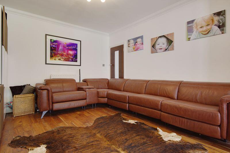 Snug/Reception 2