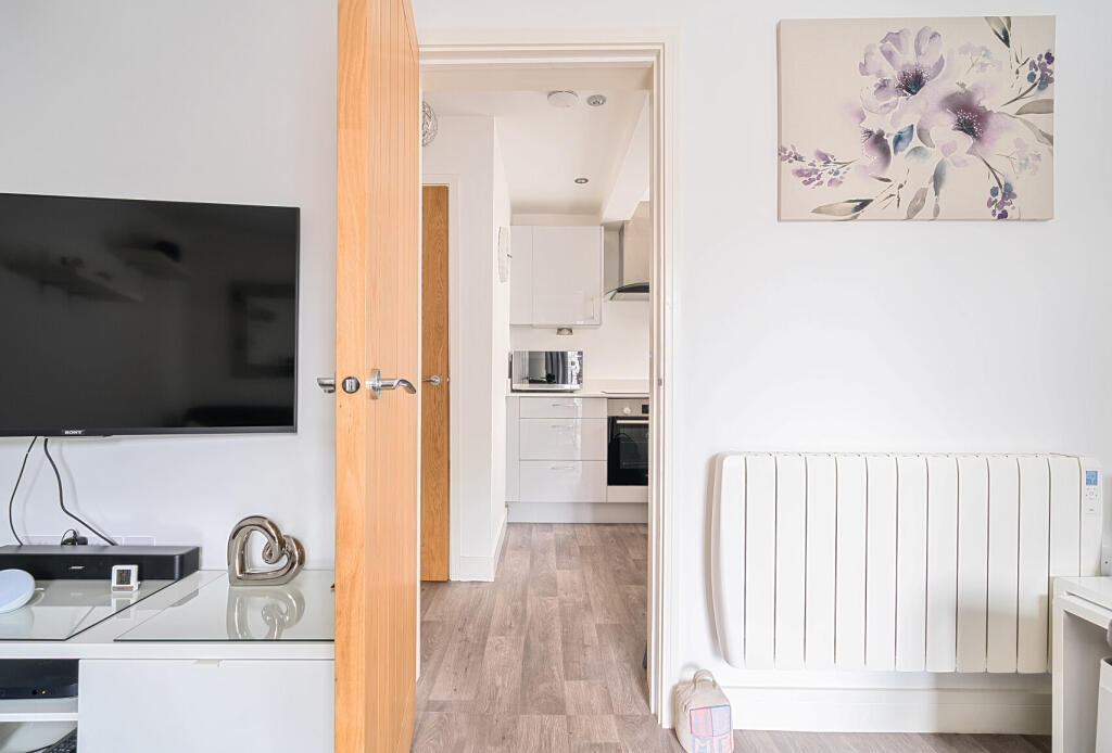 1311366-13-685693...