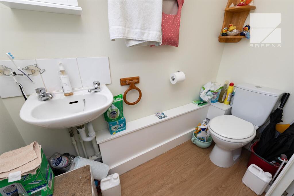 252 Hale End Road_0040.jpg