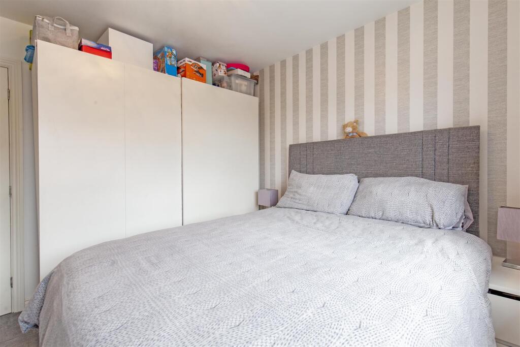 Bedroom 1-2.jpg