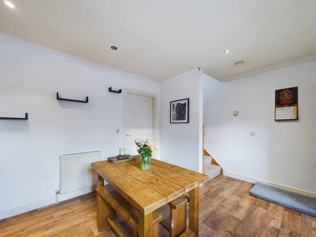 Kitchen/Dining Area