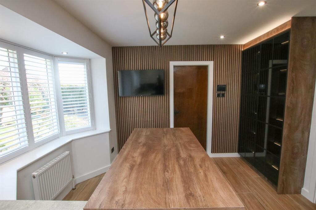 BREAKFAST KITCHEN