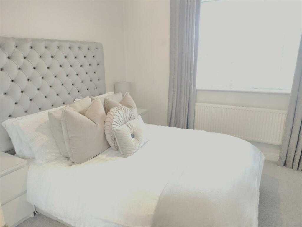 9 cae nant goch bedrom 1...jpg