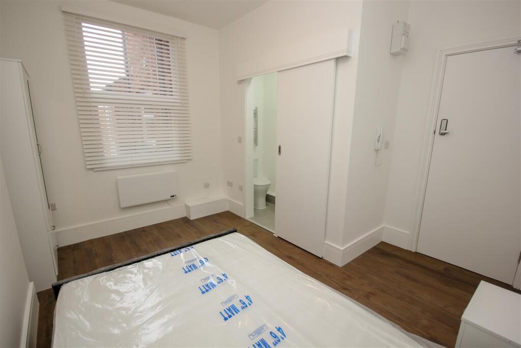 Room 3a.jpg