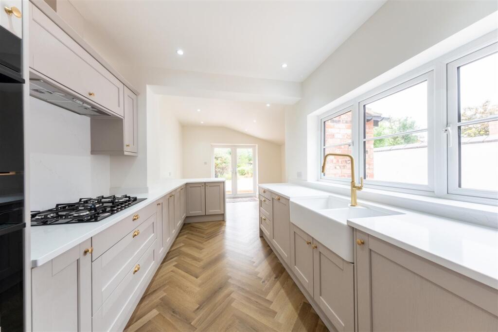 64 The Crescent-002.jpg