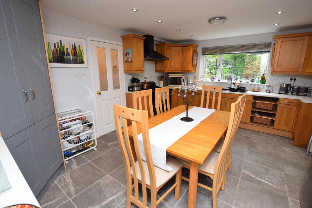 open plan kitchen/diner