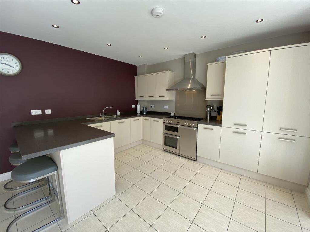 Fitted Kitchen