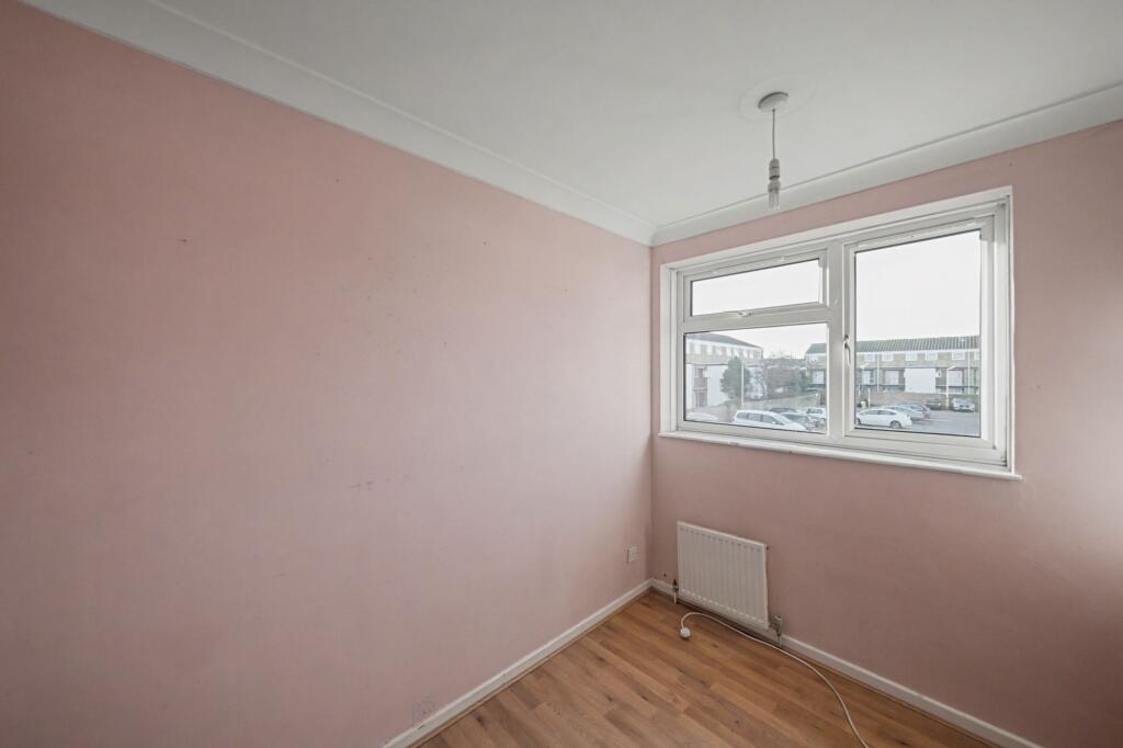 320 Spackmans Way, Slough, SL1 2SD