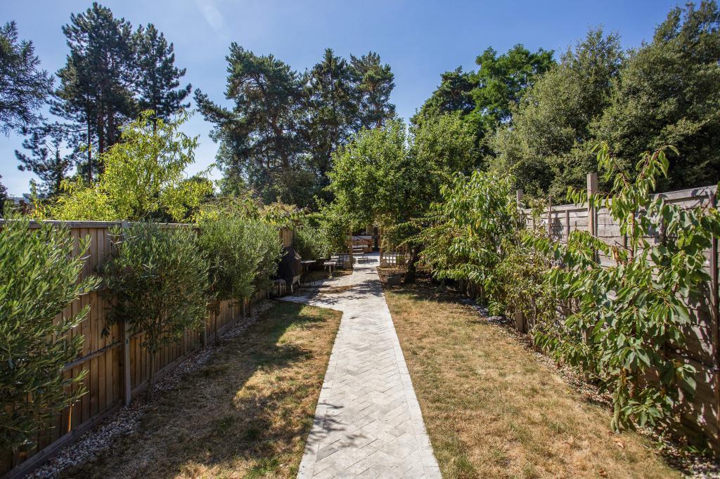 86 East End Road 304663 (23).jpg