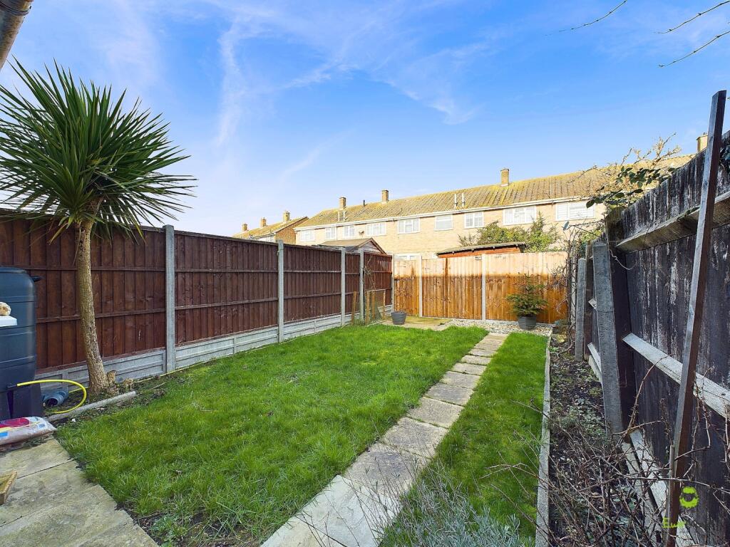 CAM03418G0-PR0183-STILL006