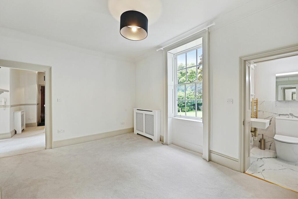 08-f8c880229 VM FLAT 3 OLD FROGNAL COURT NW3 7D...