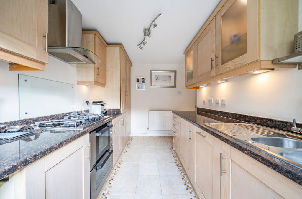 1349727-9-68c0602...