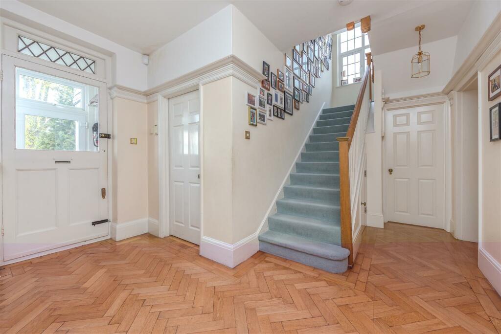Hallway.jpg