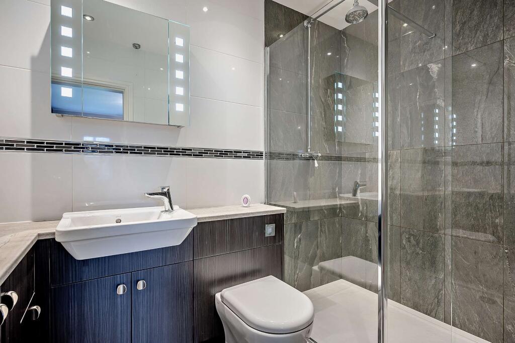 Main Bedroom with Ensuite