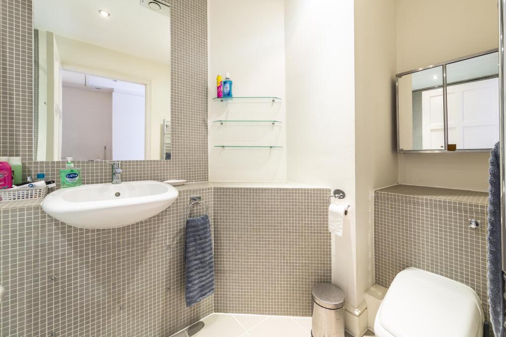 Bathroom ()