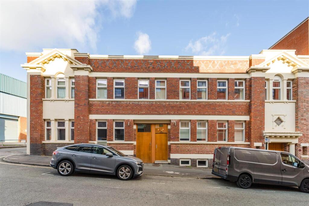 Flat 2, 48 Camden Street Round 2_04628.jpg