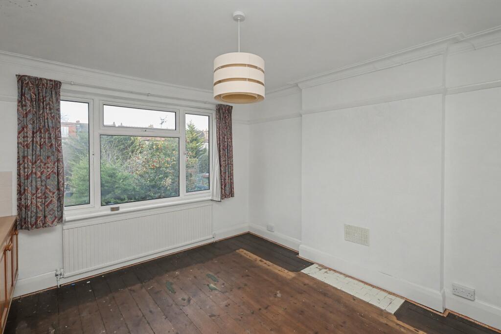11 Church Crescent, London N20 0JR