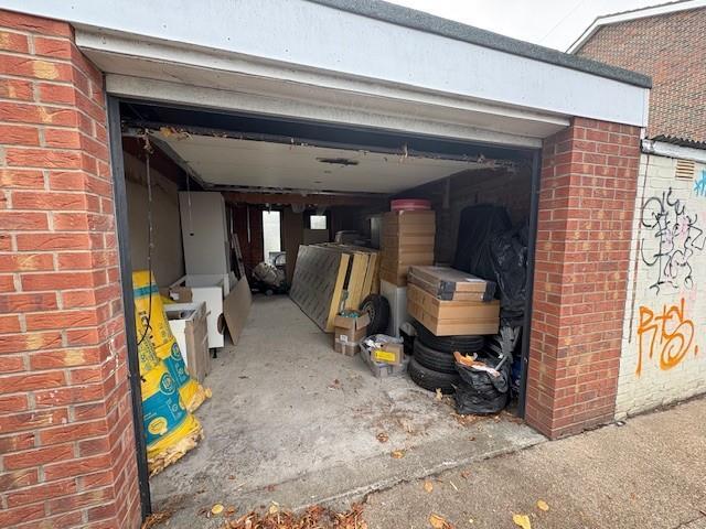 garage 2.jpg
