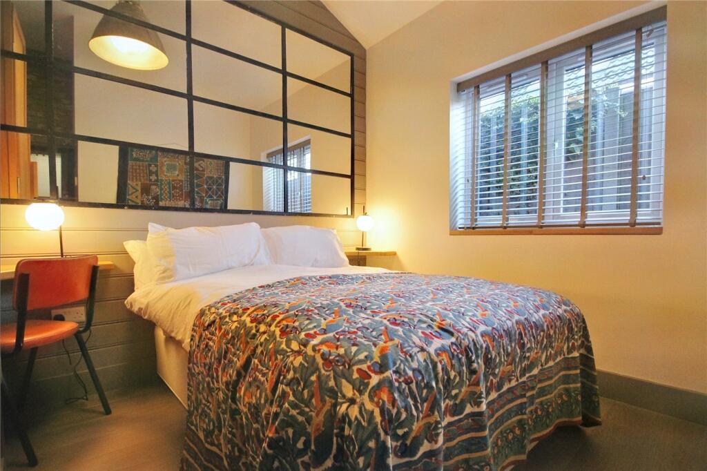 Ground Bedroom