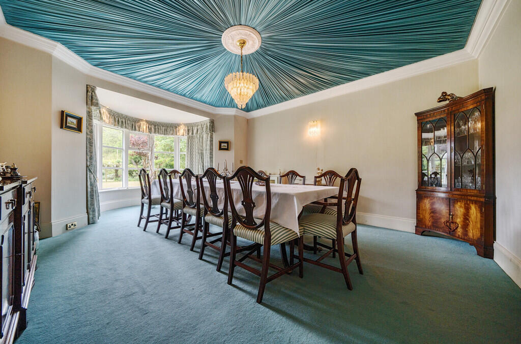 1287452-9-6827712...