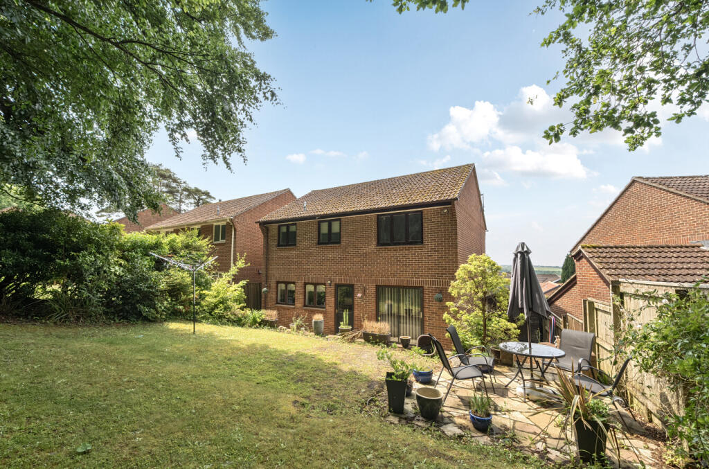 1301904-3-683f2cb...