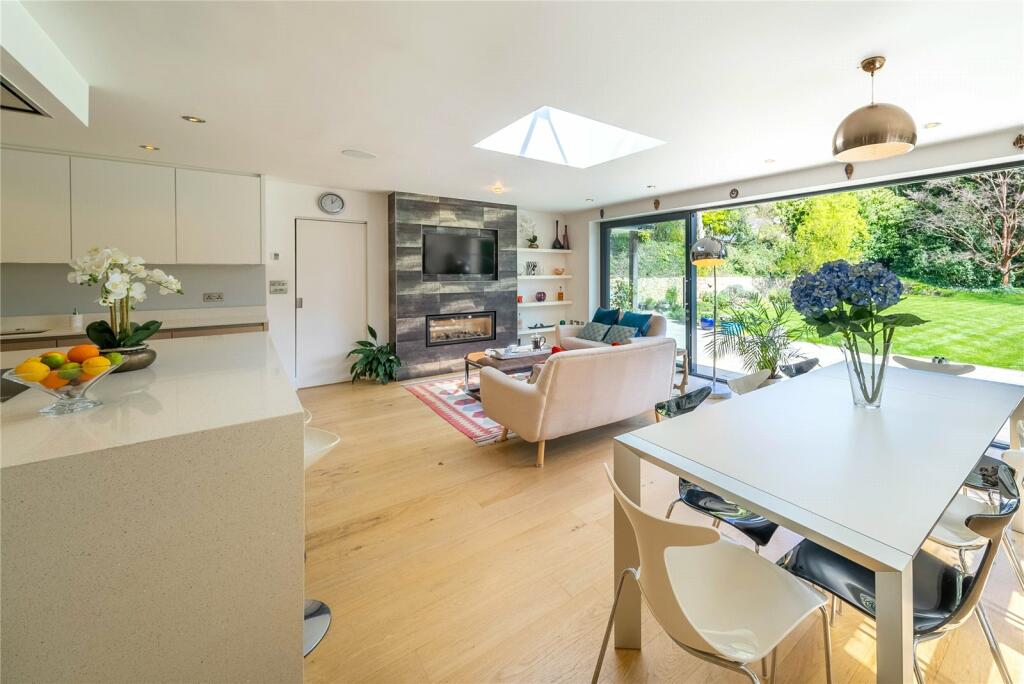 Dining/Family Area