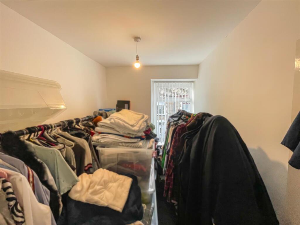 1764778021_6_c49851d6-440f-4cbe-b7a0-a5296fc33c3a_