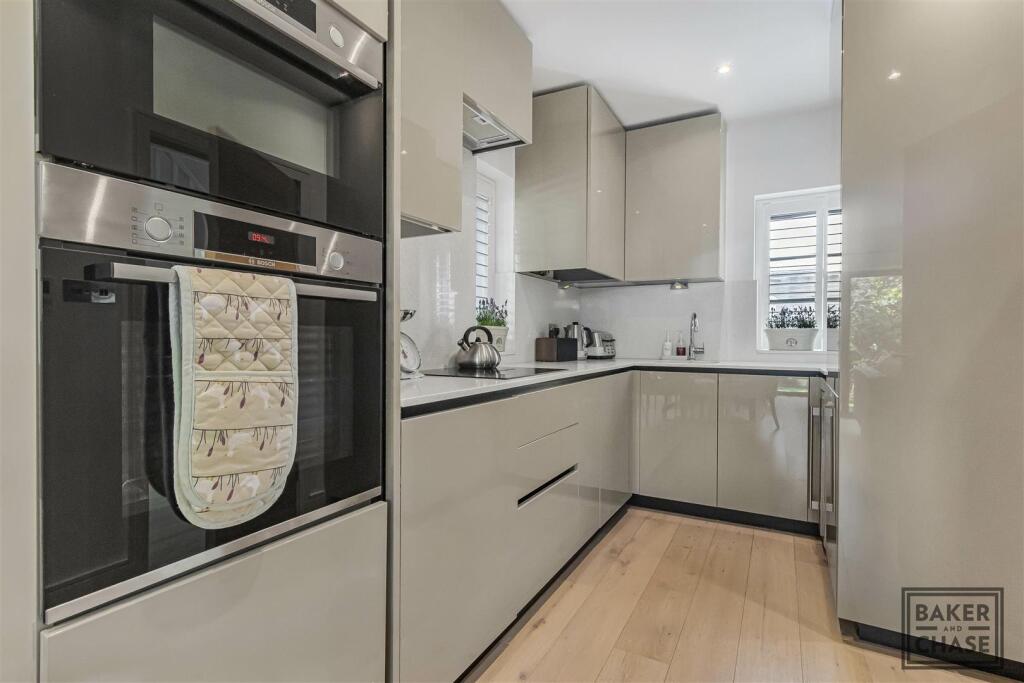 Kitchen / Lounge (Open-Plan)