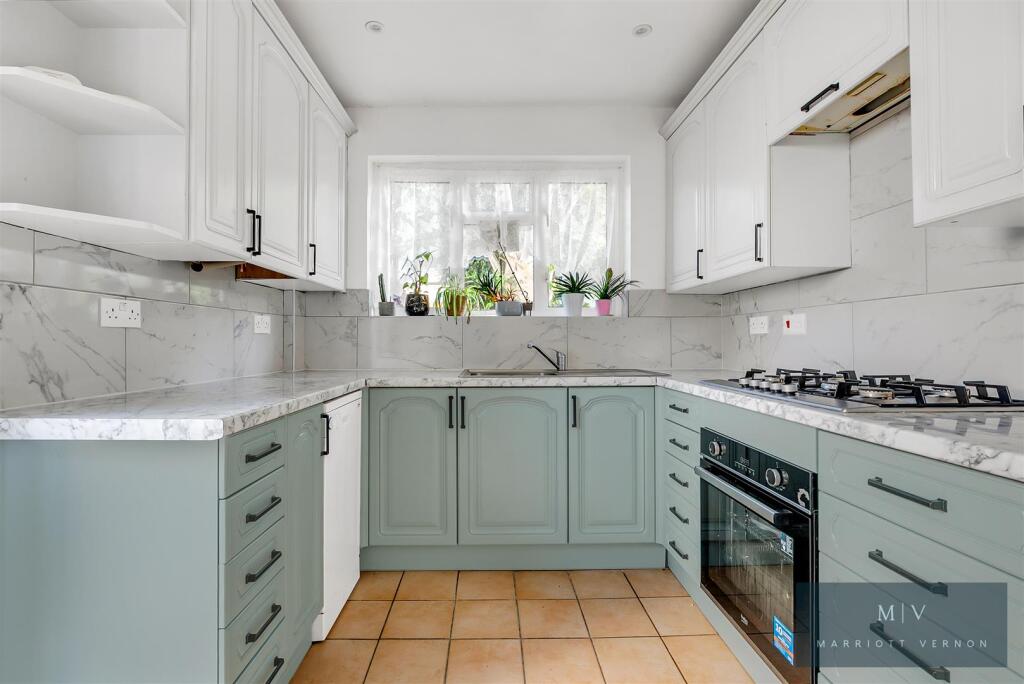 Violet Lane 109 MV-8.jpg